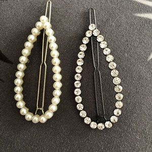 2 x hair pins